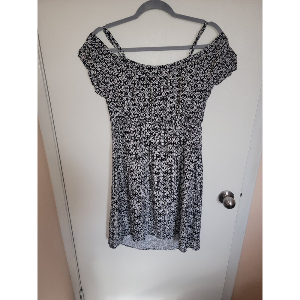 Old Navy Maternity Dress Medium Floral Pullon adjustable straps beachy vacation